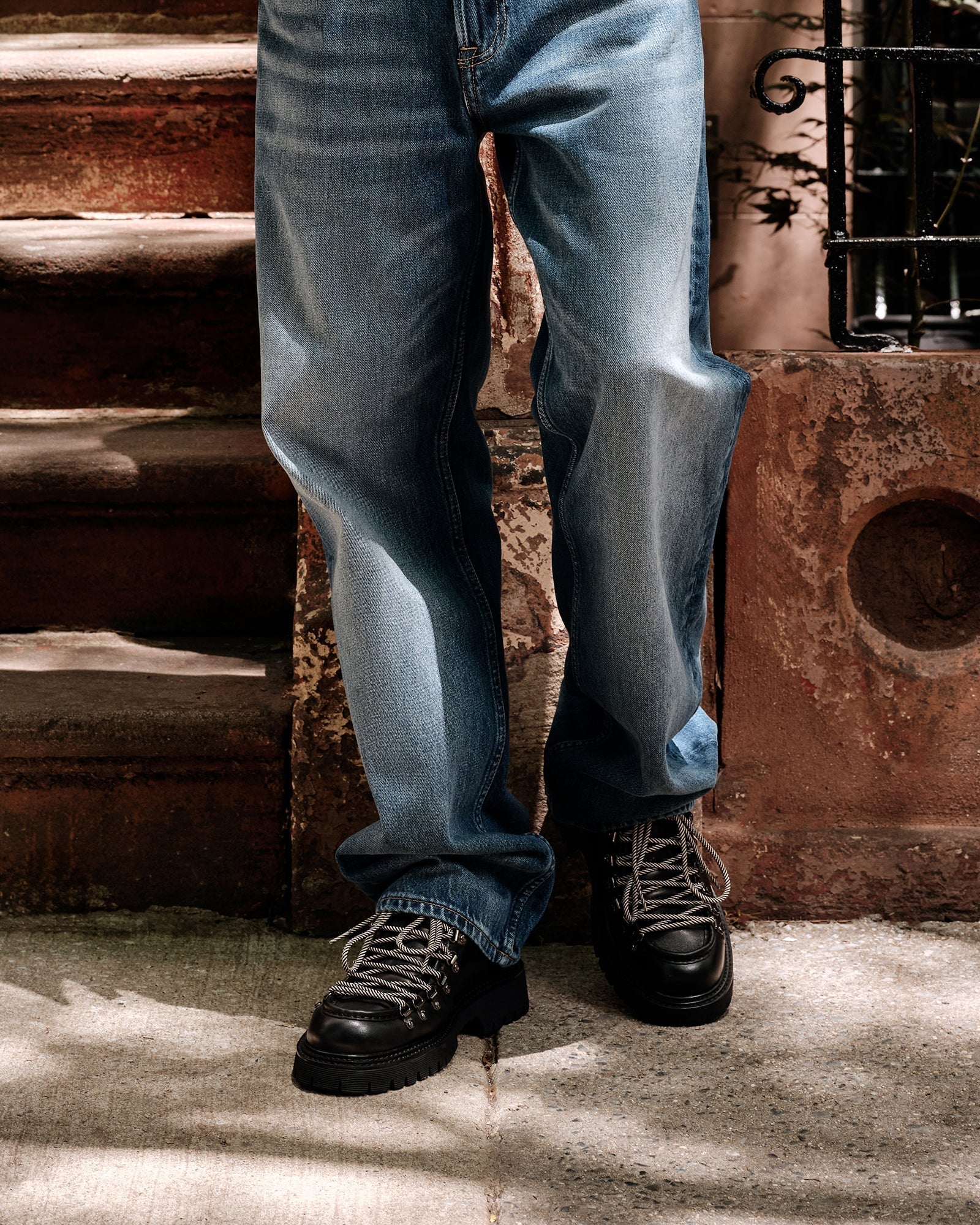 CALIX BLACK LEATHER