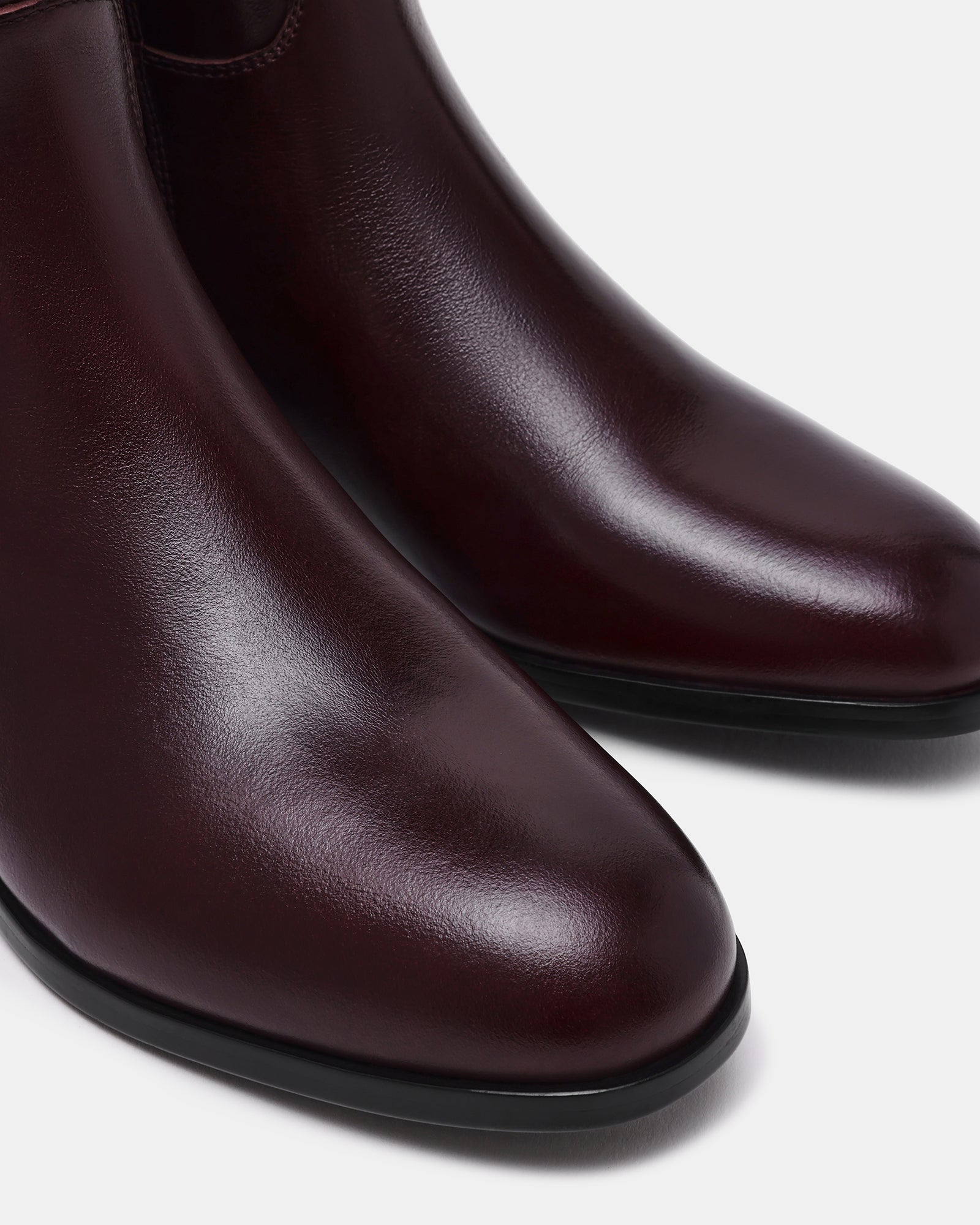 CANTER DARK CHERRY LEATHER