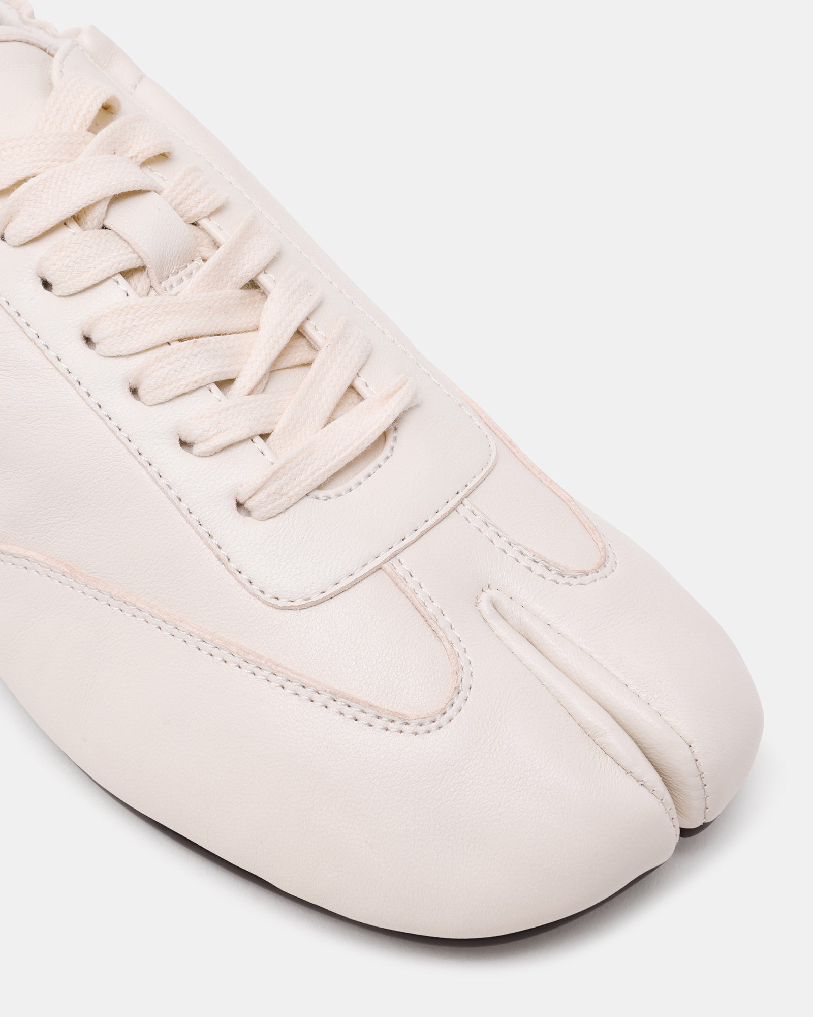 SOUTH WHITE LEATHER